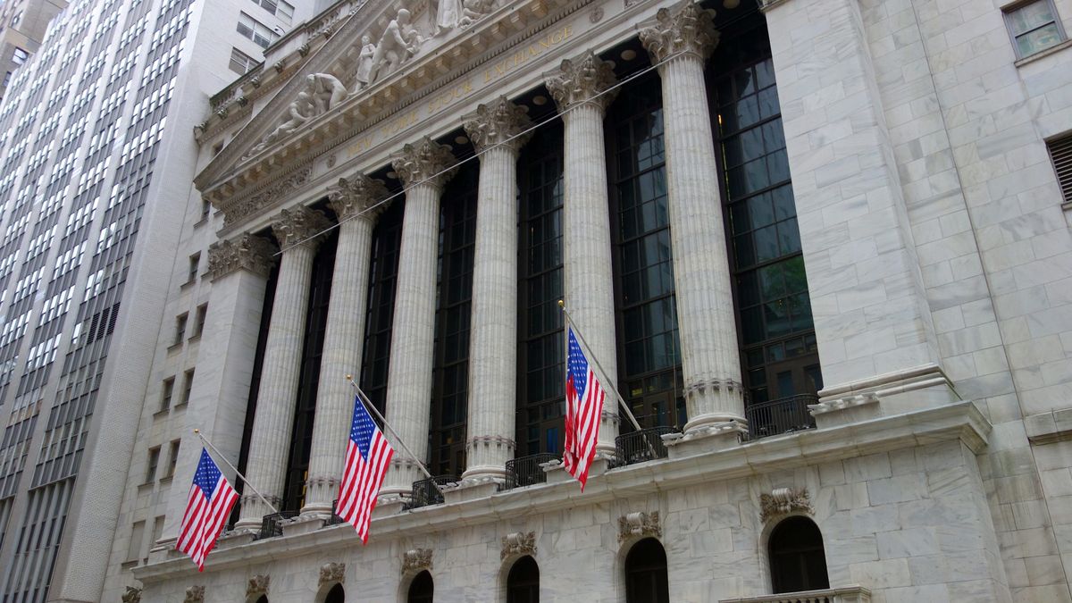 Wall Street poprvé v historii zamyká vstupní dveře